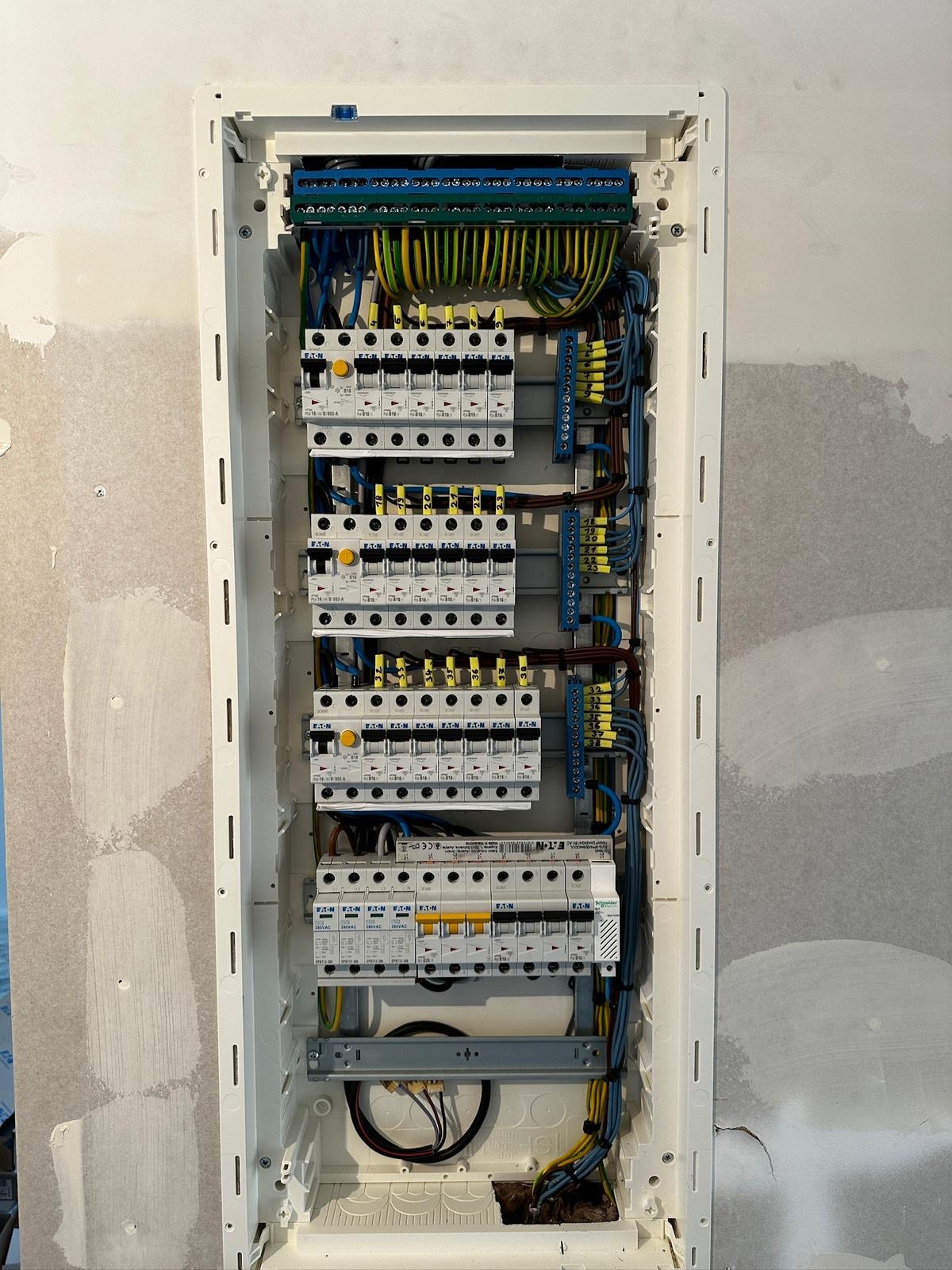 a4370ce3-b965-4eee-b5f3-1241a0590d33